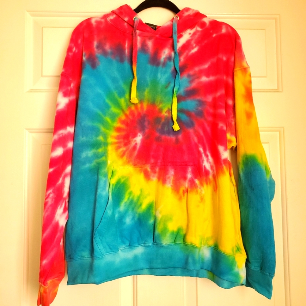 New ✨️ tye dye sweater